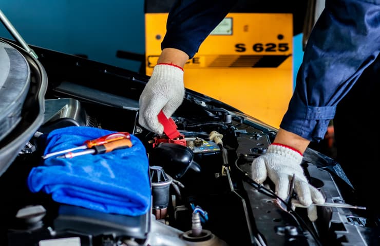 Cambiar la batería del coche: ¿cómo saber si ha llegado el