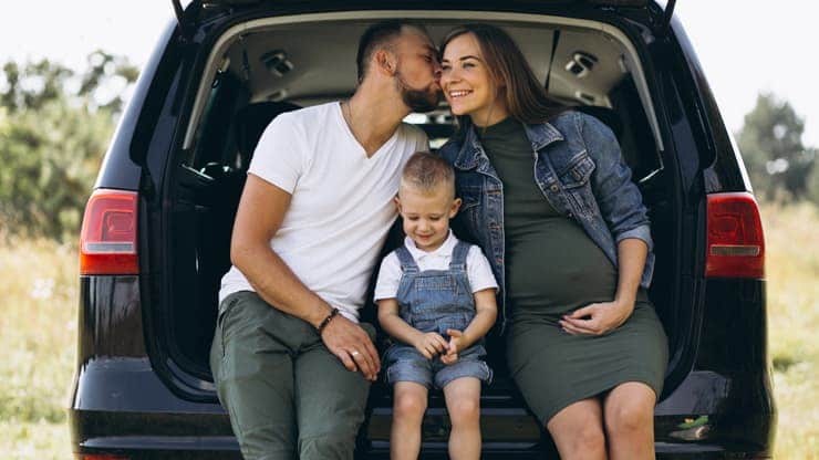 familia coche seguridad al volante