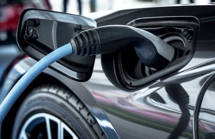 Gomas para coches eléctricos: ¿en qué se diferencian de las tradicionales?