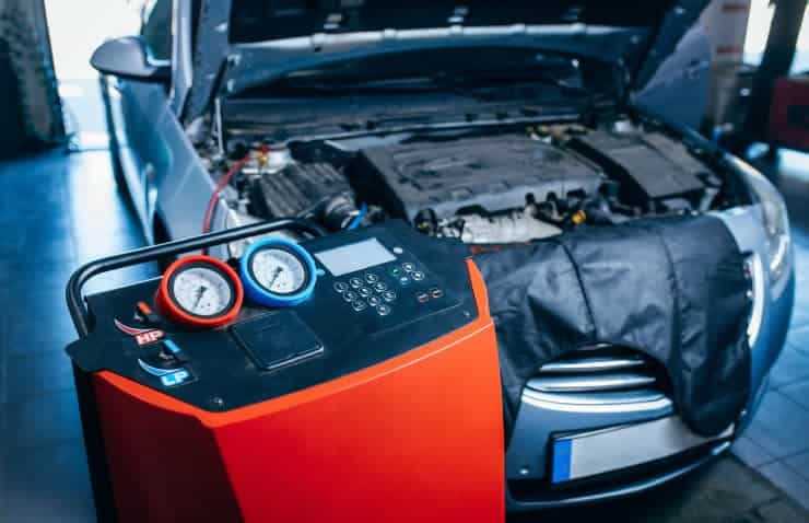 Cómo detectar fugas del aire acondicionado del coche