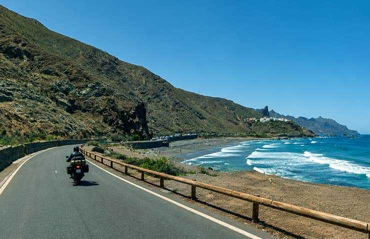 Tenerife en moto: de San Cristóbal de La Laguna a Playa de Benijo por el corazón verde de Anaga