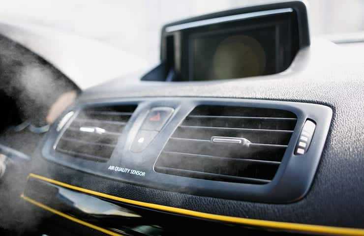 Mal olor en el aire acondicionado del coche