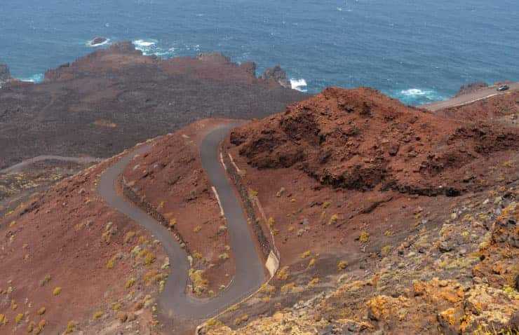 Carreteras canarias: cómo preparar tu coche para caminos rocosos y senderos secundarios