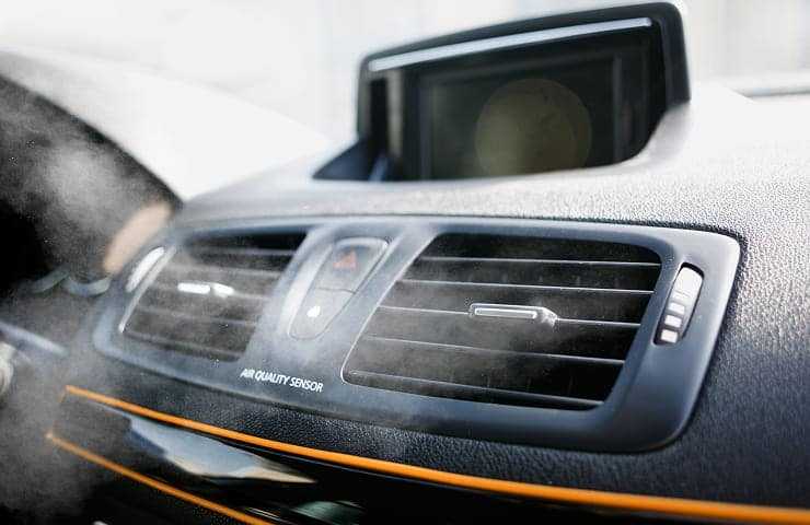 Mal olor en el aire acondicionado del coche: cómo quitarlo
